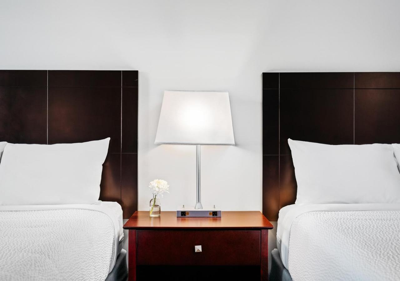 Hotel One75 Hamilton エクステリア 写真