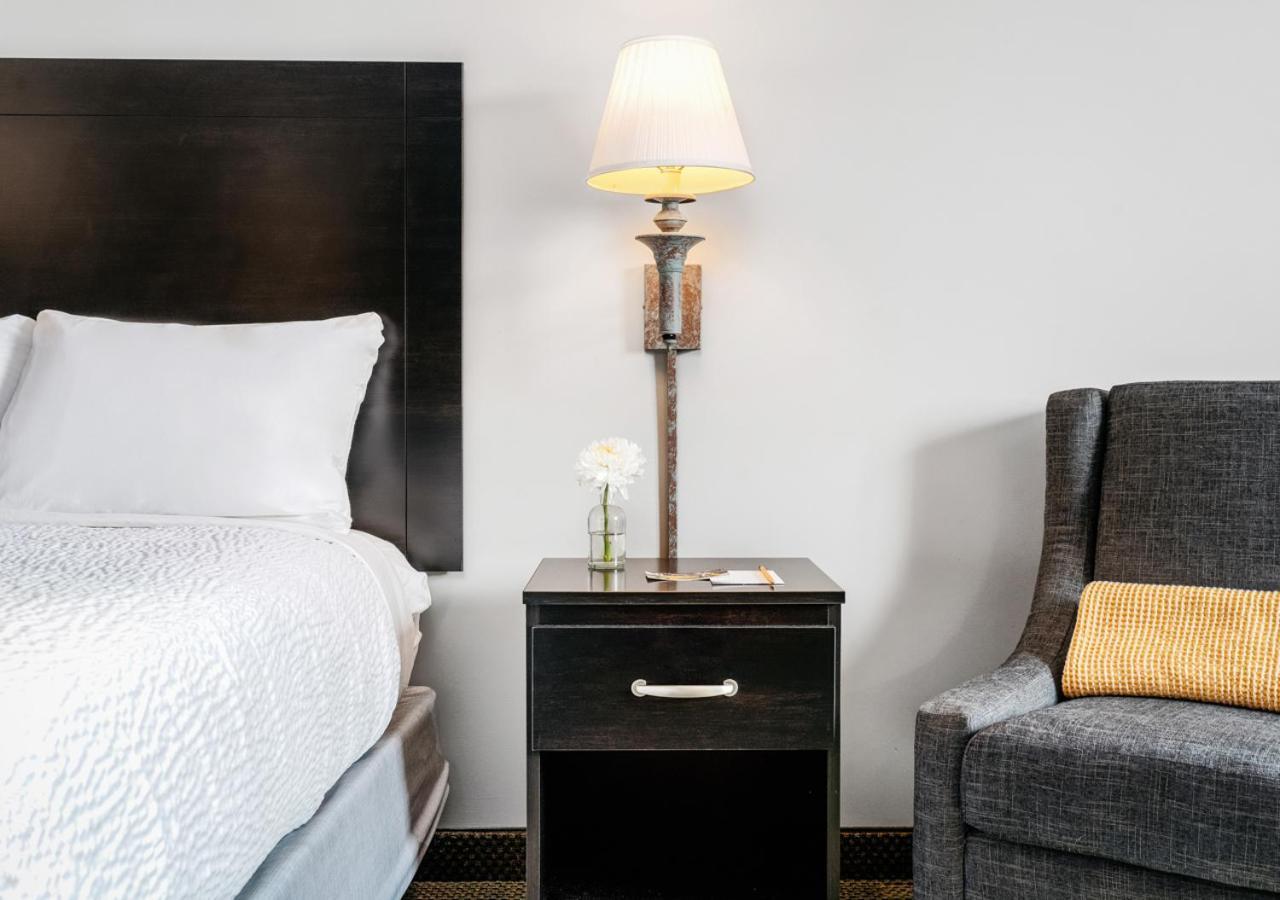 Hotel One75 Hamilton エクステリア 写真
